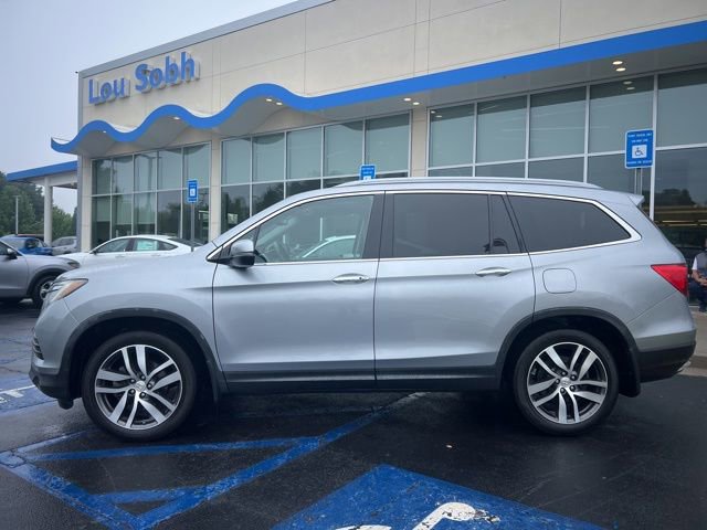 Used 2018 Honda Pilot Touring image 11