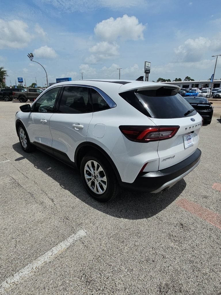 Used 2023 Ford Escape Active w/ Tech Pack #1 FWD image 5