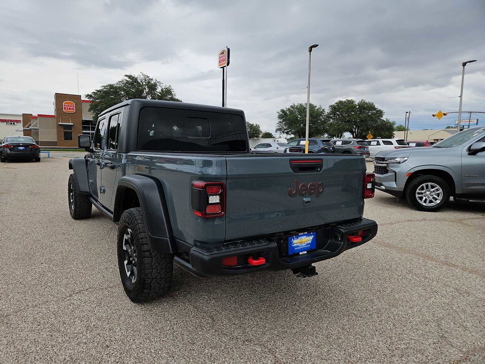 Used 2025 Jeep Gladiator Rubicon w/ Convenience Group AWD/4WD image 6