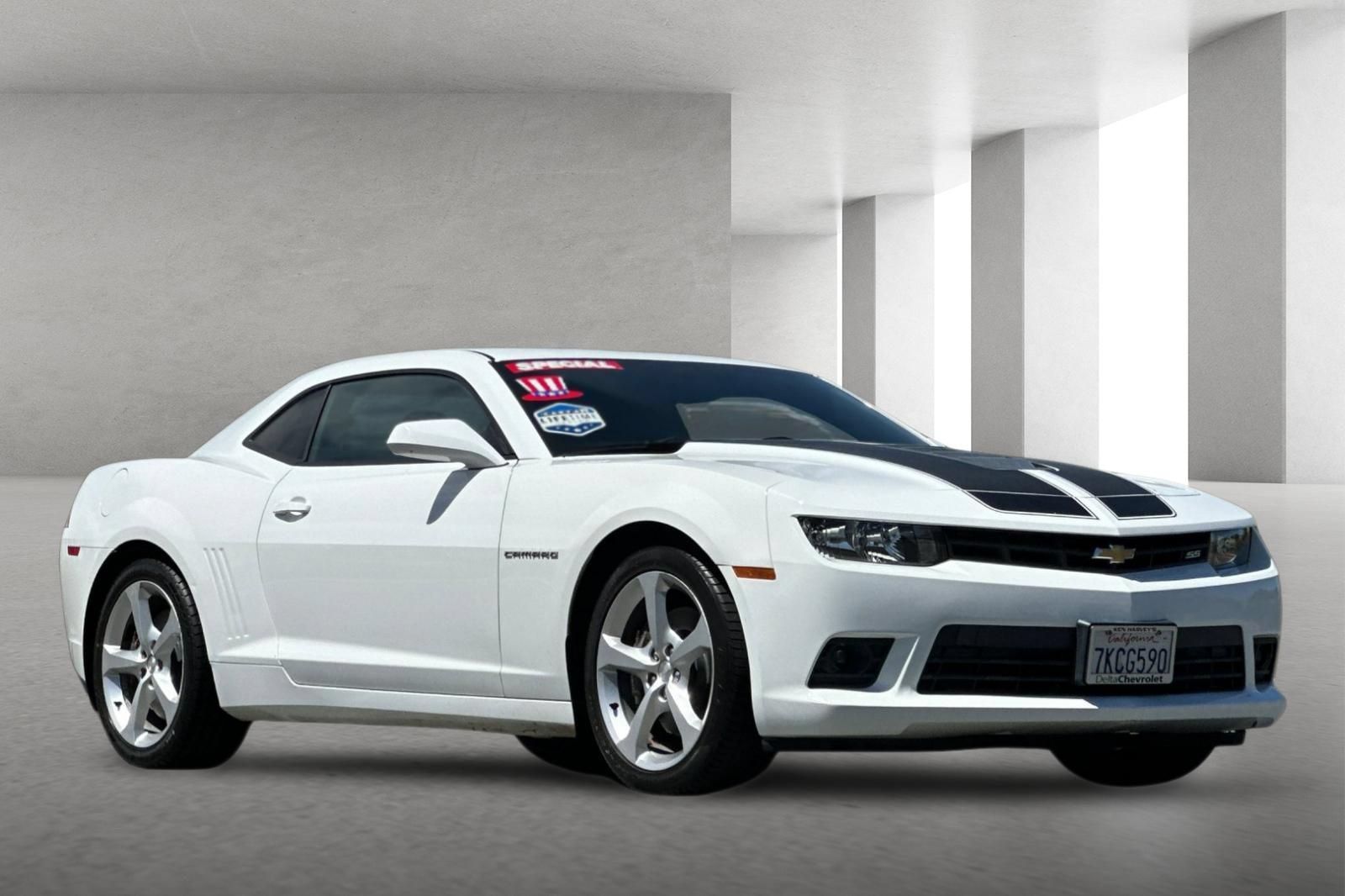 Used 2015 Chevrolet Camaro SS w/ Black Rally Stripe Package RWD image 1