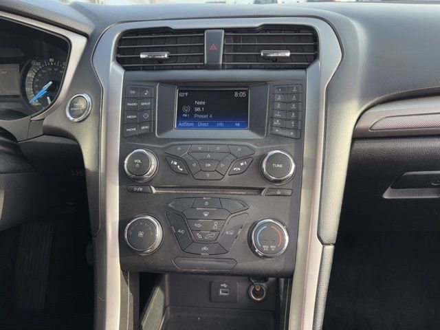Used 2018 Ford Fusion SE FWD image 9