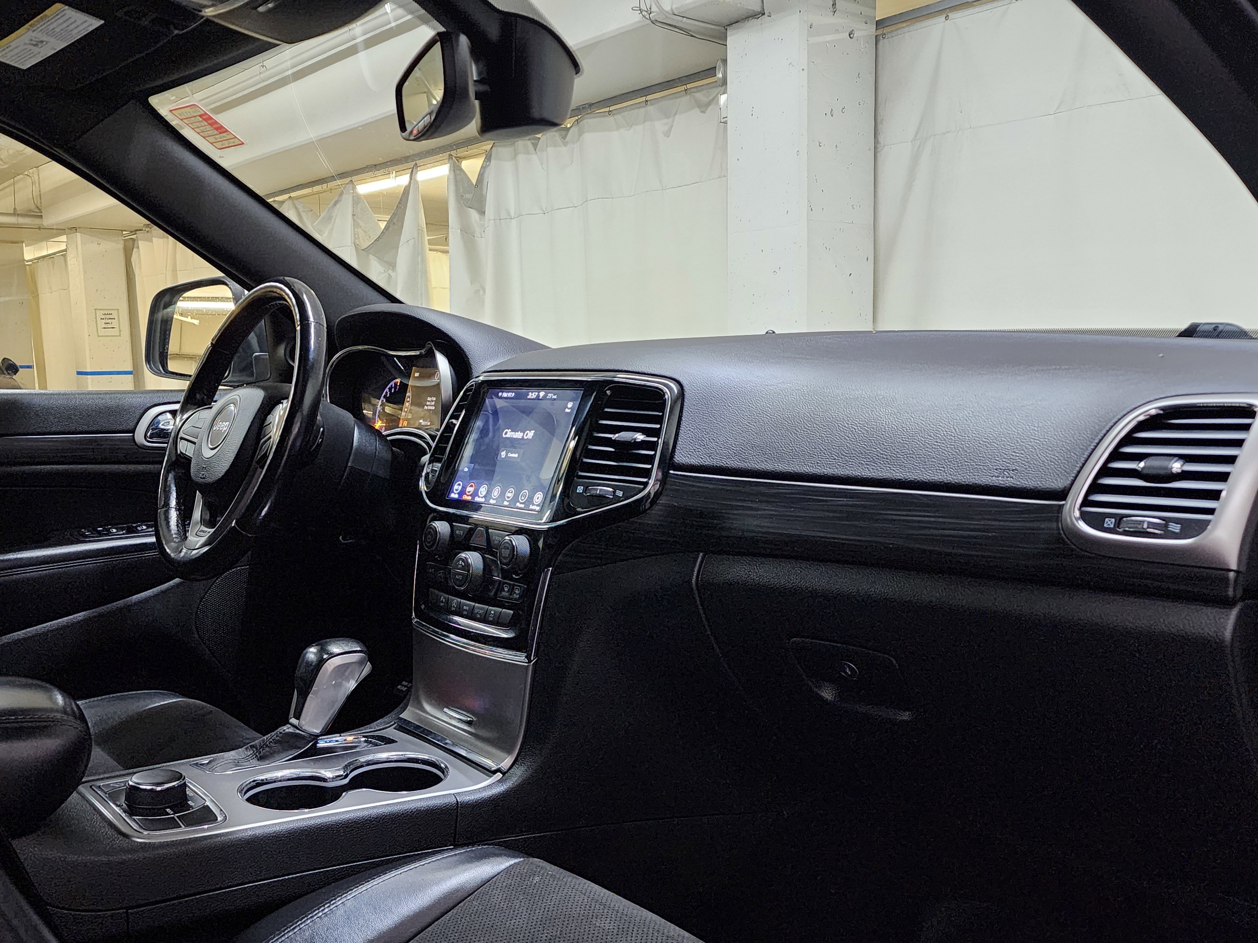 Used 2020 Jeep Grand Cherokee Laredo w/ Quick Order Package 2BN North image 21