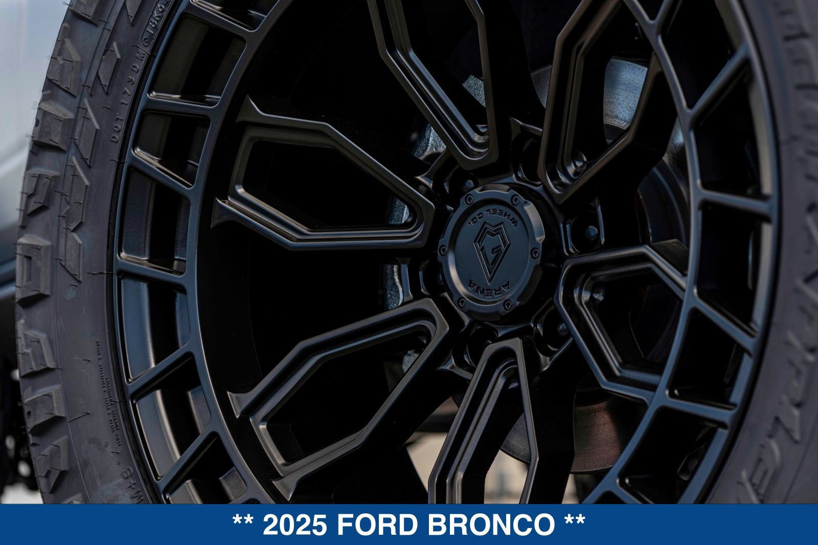 Used 2025 Ford Bronco Badlands AWD/4WD image 15