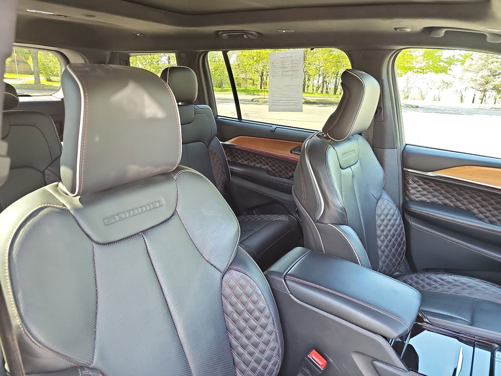 Used 2024 Jeep Grand Cherokee L Summit AWD/4WD image 12