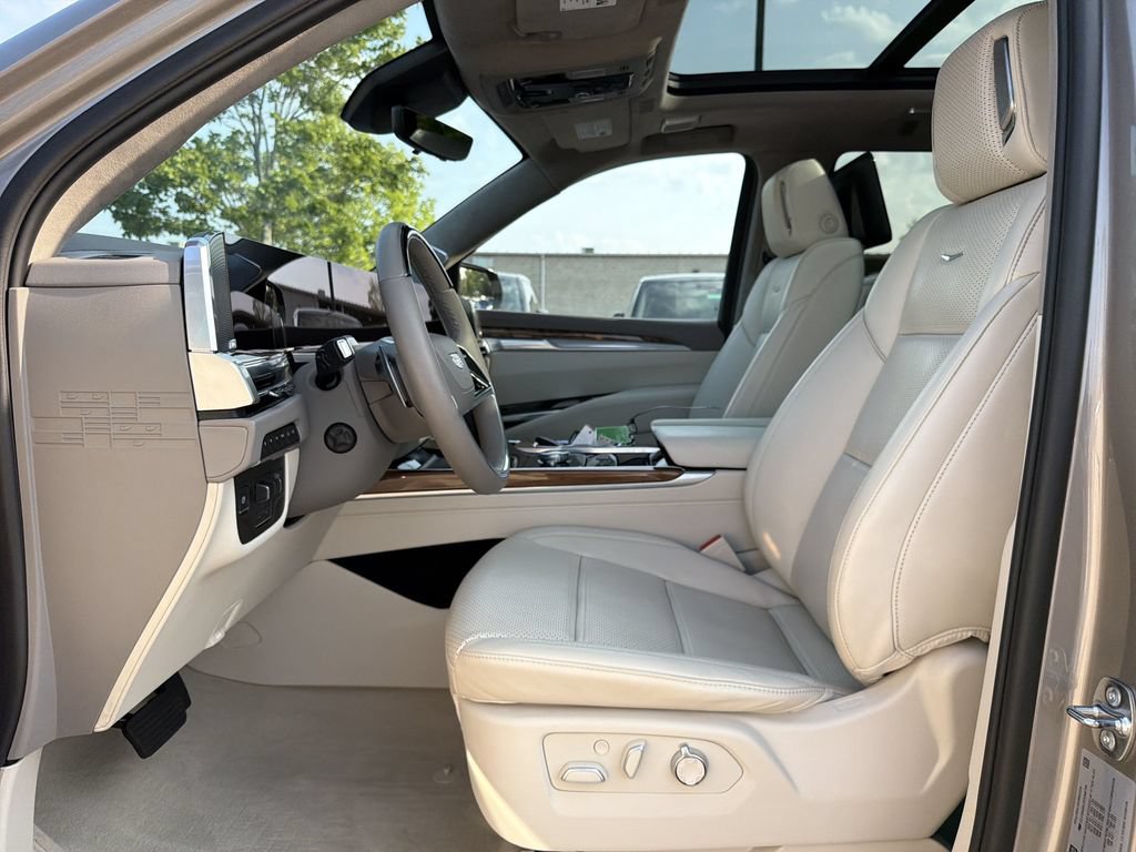 Used 2025 Cadillac Escalade Sport Platinum AWD/4WD image 11