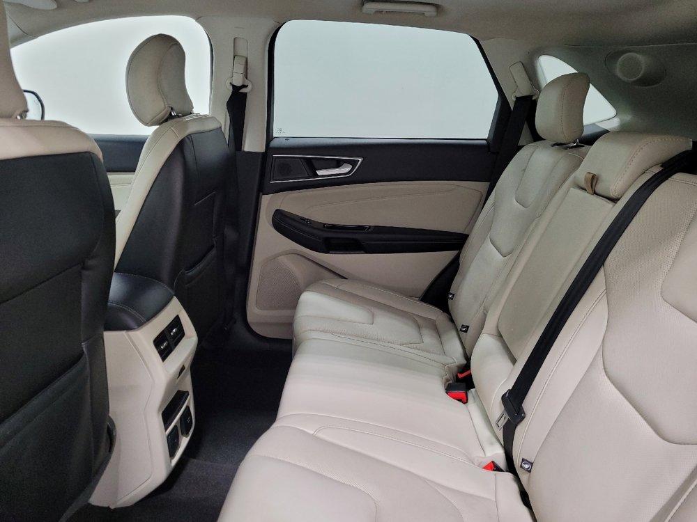 Used 2019 Ford Edge Titanium w/ Equipment Group 301A image 18