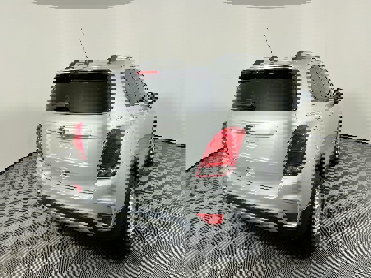 Used 2022 Chevrolet Trax LT w/ LT Convenience Package image 3