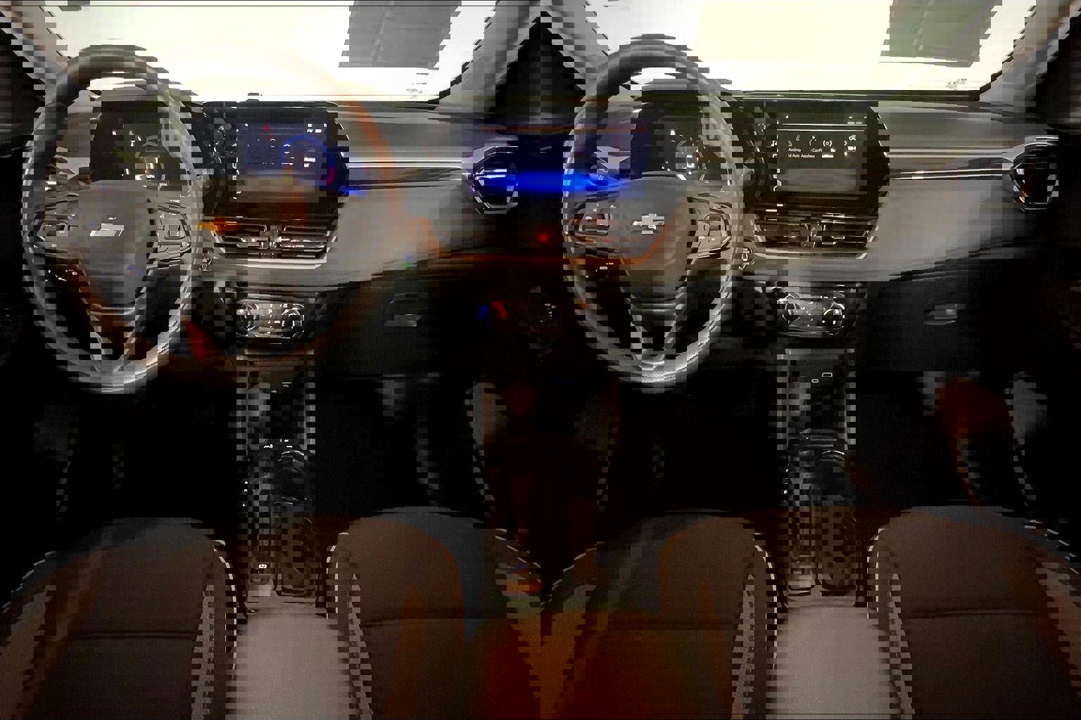 Used 2025 Chevrolet TrailBlazer LT AWD/4WD image 15