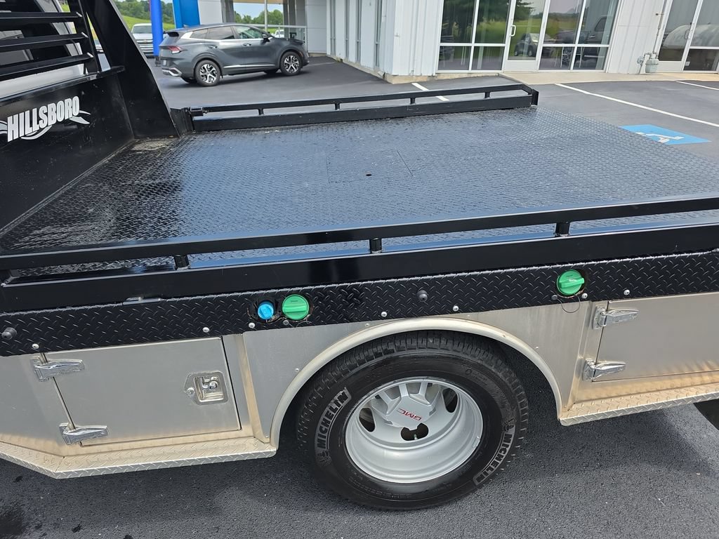 Used 2025 GMC Sierra 3500 Pro w/ Convenience Package AWD/4WD image 9