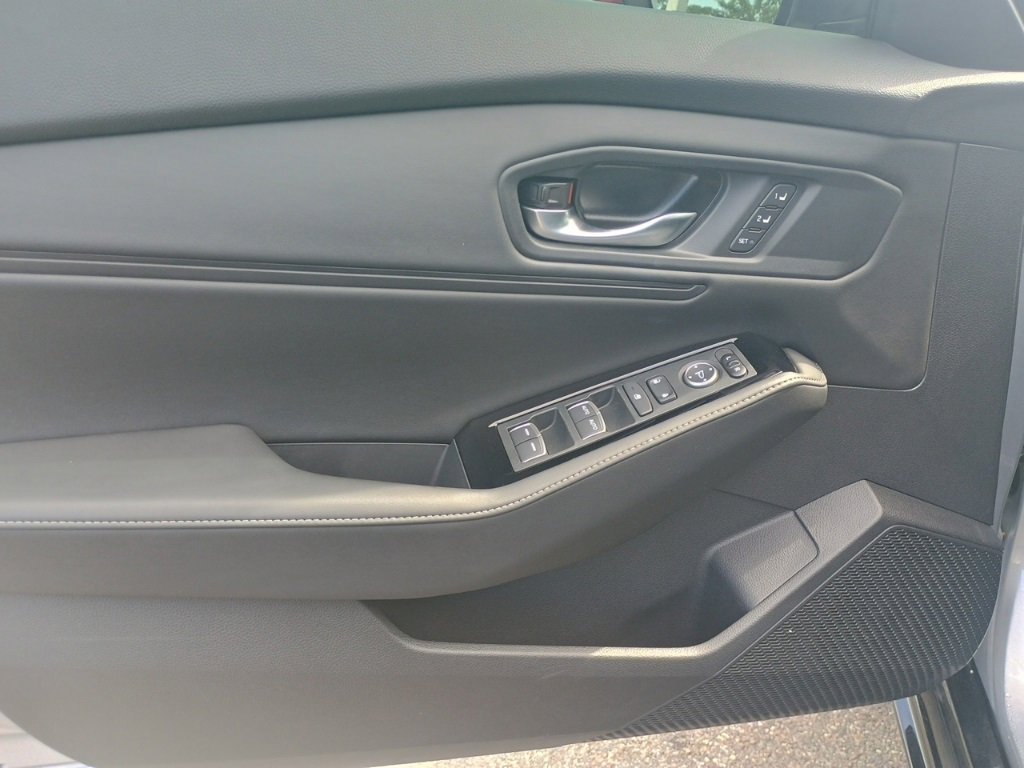 Used 2023 Honda Accord Touring image 11