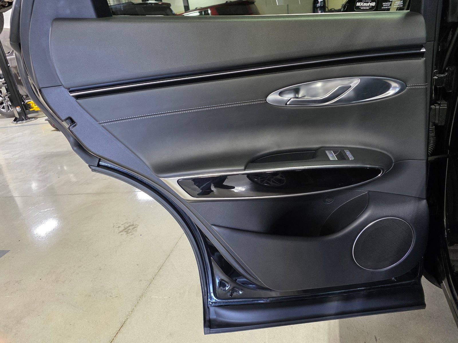 Used 2025 Genesis GV70 2.5T image 13