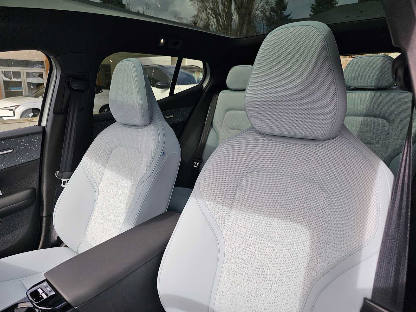 New 2025 Volvo EX30 Ultra w/ Protection Package Premier AWD/4WD image 22