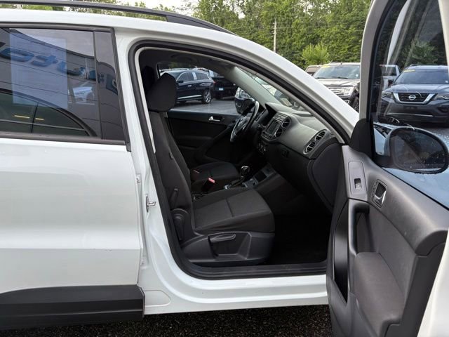 Used 2018 Volkswagen Tiguan Limited w/ Premium Package FWD image 30