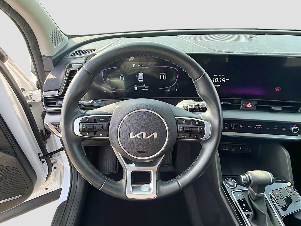 Used 2023 Kia Sportage EX image 11