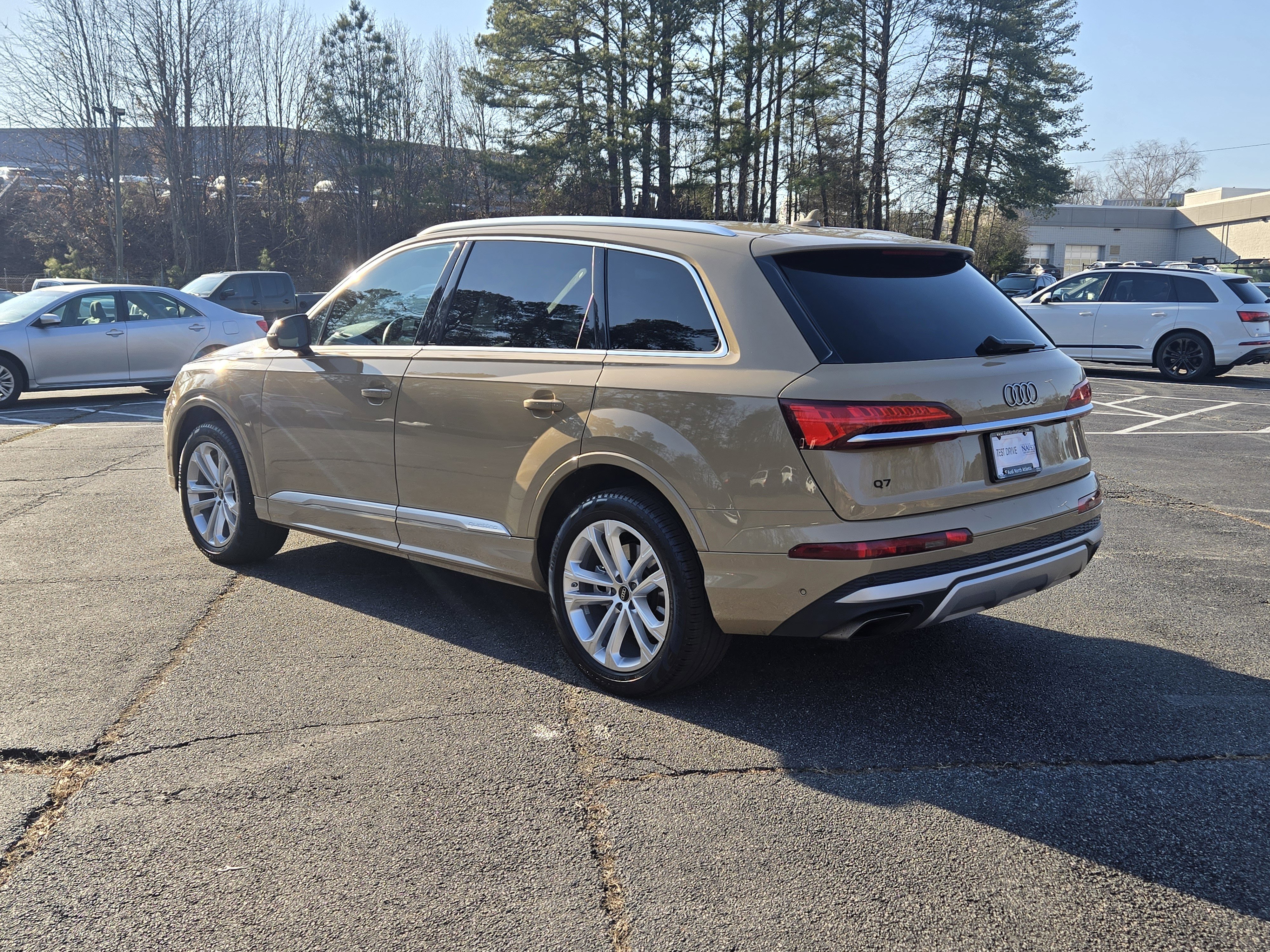 Used 2025 Audi Q7 3.0T Premium Plus image 3