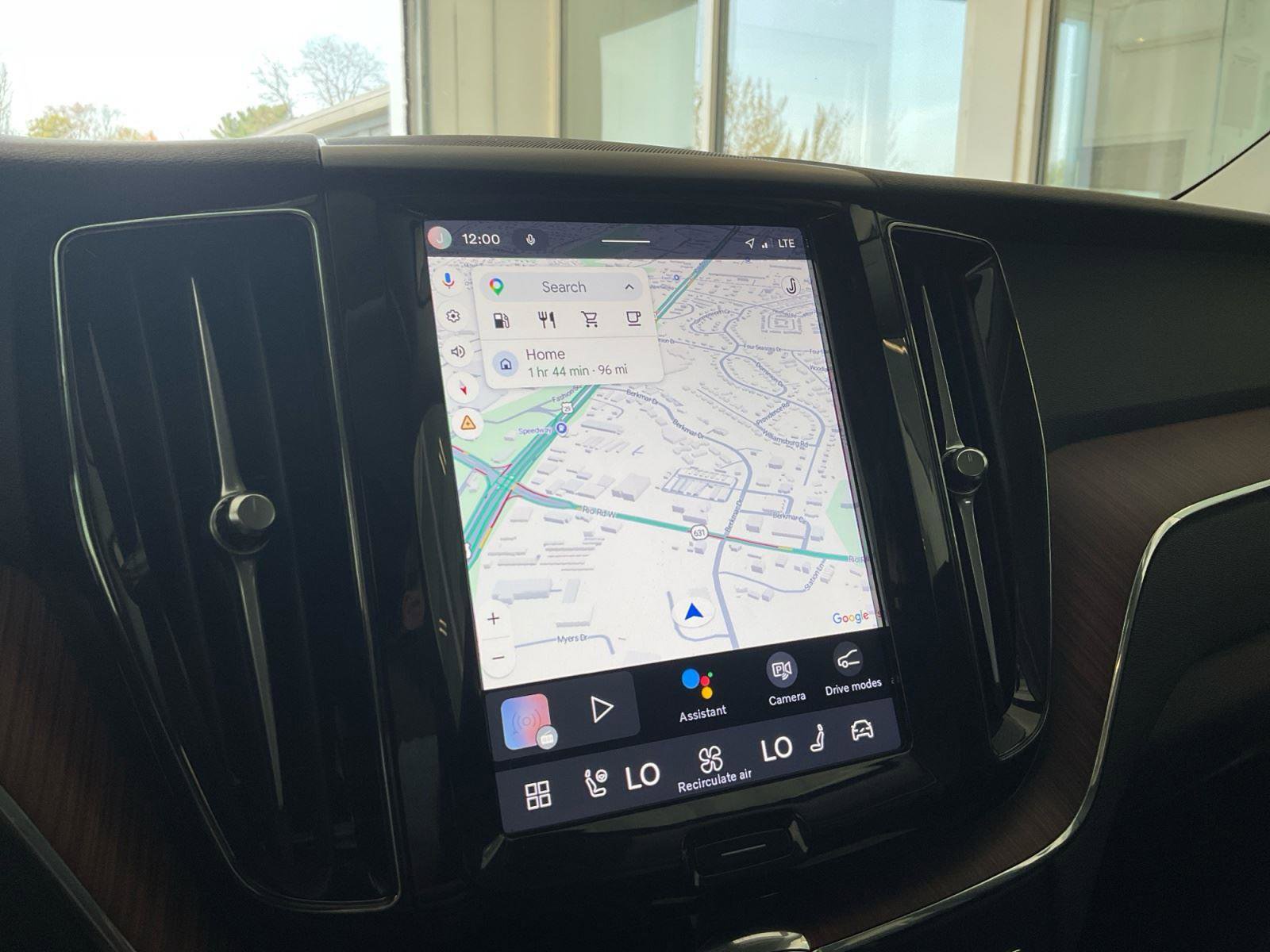 Used 2024 Volvo XC60 B5 Plus image 20