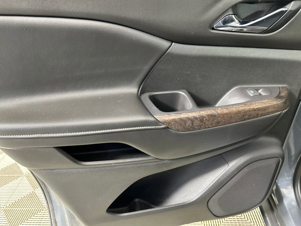 Used 2020 GMC Acadia Denali w/ Trailering Package image 16