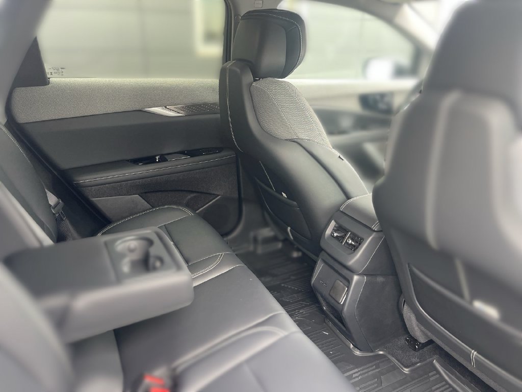 New 2027 Cadillac Optiq Luxury w/ LPO, Floor Liner Package AWD/4WD image 36