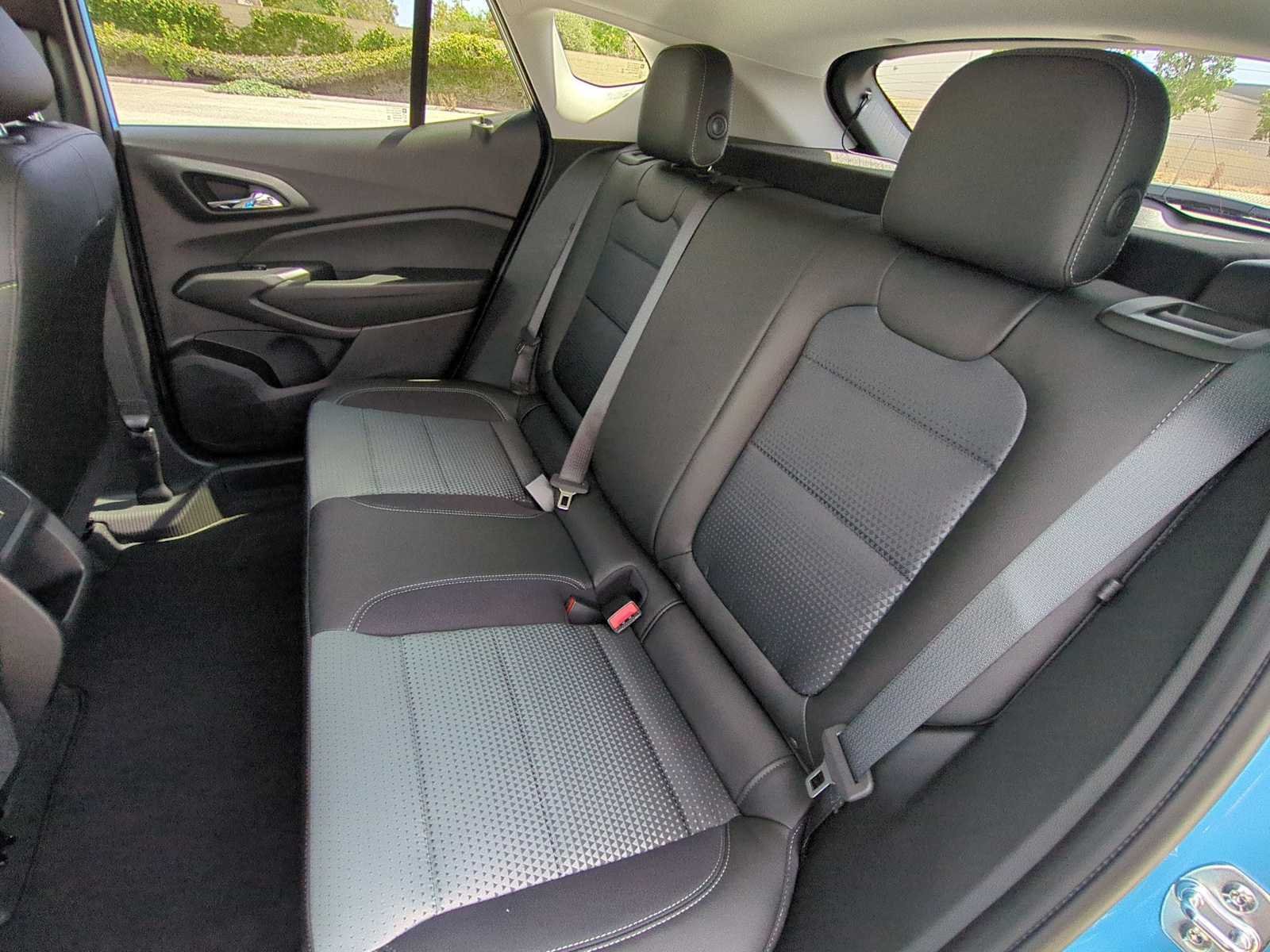 New 2026 Chevrolet Trax LT w/ Midnight Edition FWD image 23