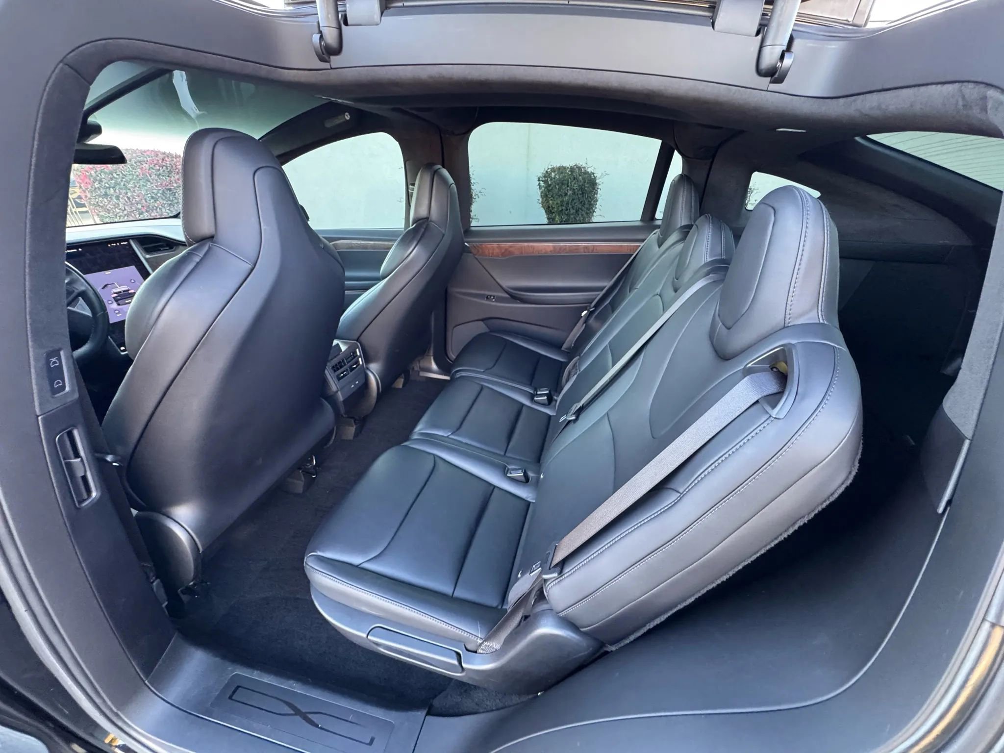 Used 2018 Tesla Model X 75D image 16