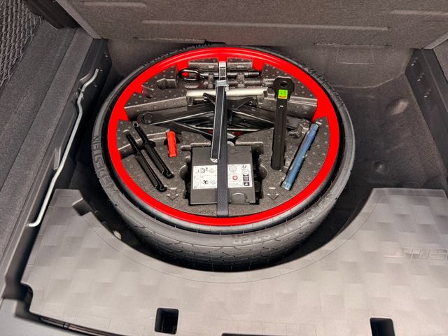 Used 2024 Porsche Cayenne S AWD/4WD image 35