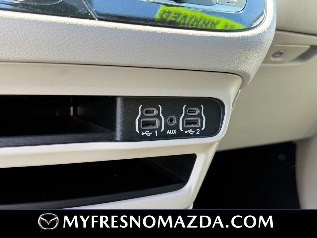 Used 2023 Chrysler Voyager LX FWD image 28