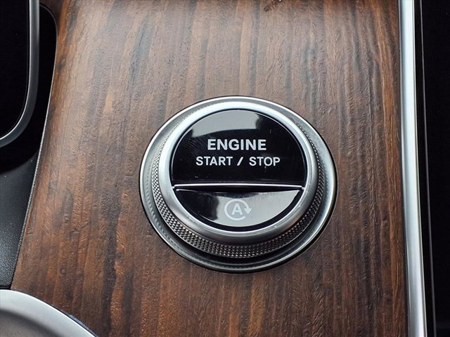 Used 2025 Mercedes-Benz GLC 300 image 25