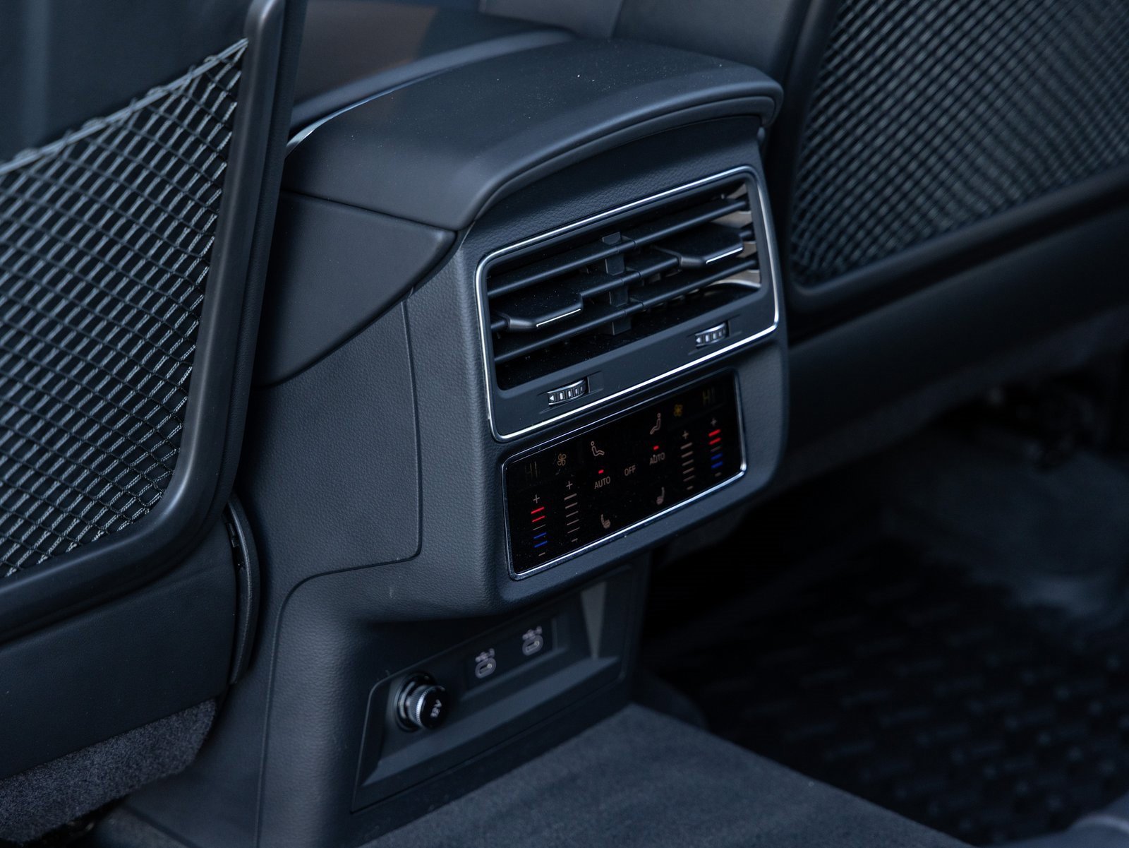 Used 2021 Audi SQ8 Prestige w/ Prestige Package image 25