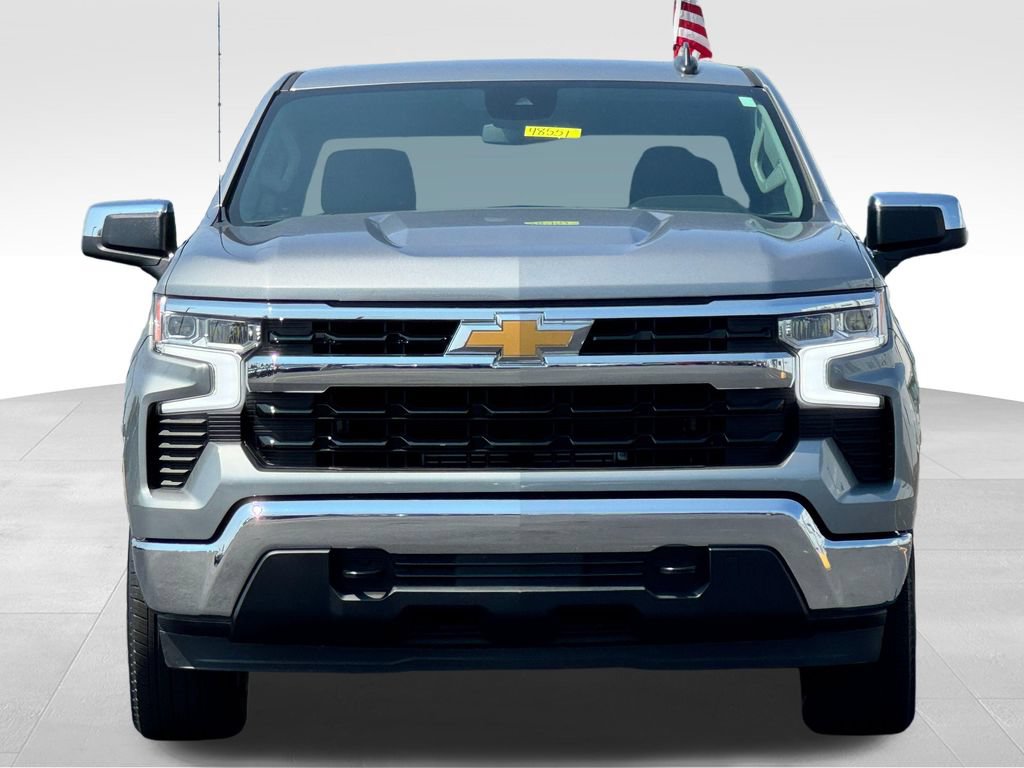 Used 2024 Chevrolet Silverado 1500 LT AWD/4WD image 2