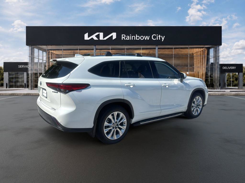 Used 2022 Toyota Highlander Limited FWD image 6