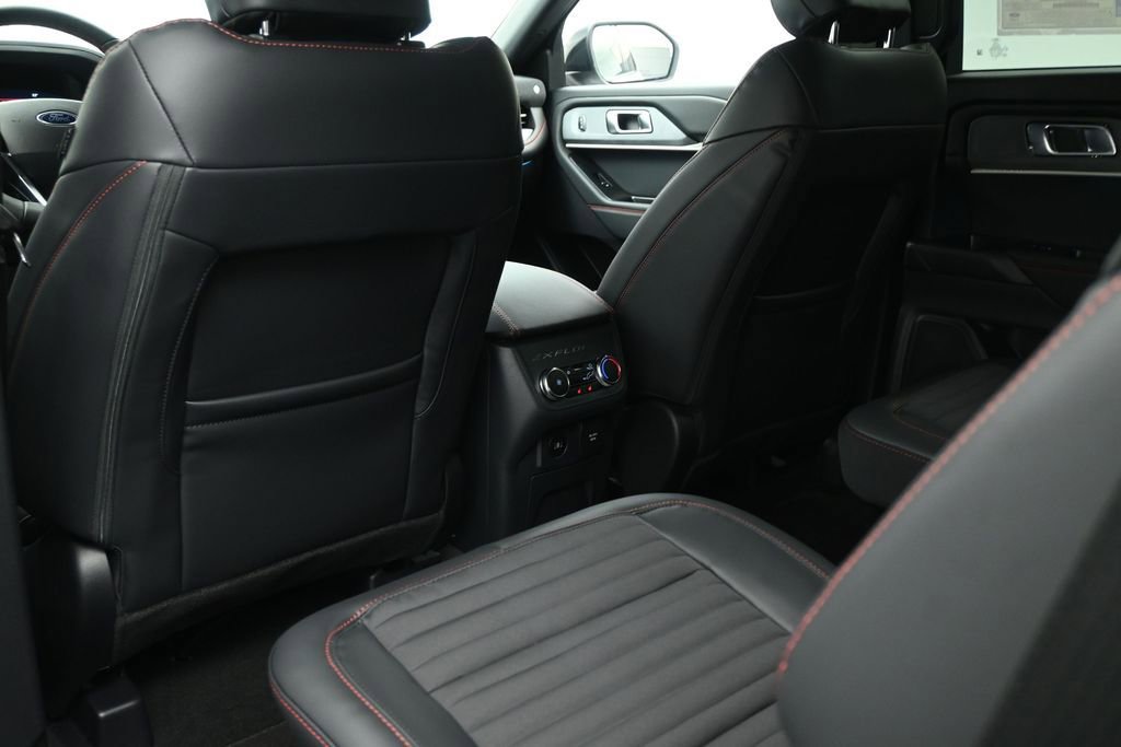New 2026 Ford Explorer ST-Line w/ ST-Line Street Pack RWD image 19
