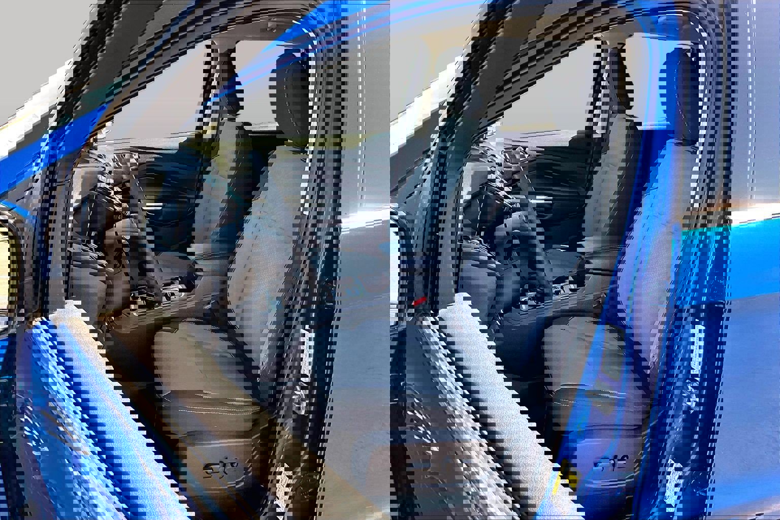 Used 2018 Ford Escape SE image 23