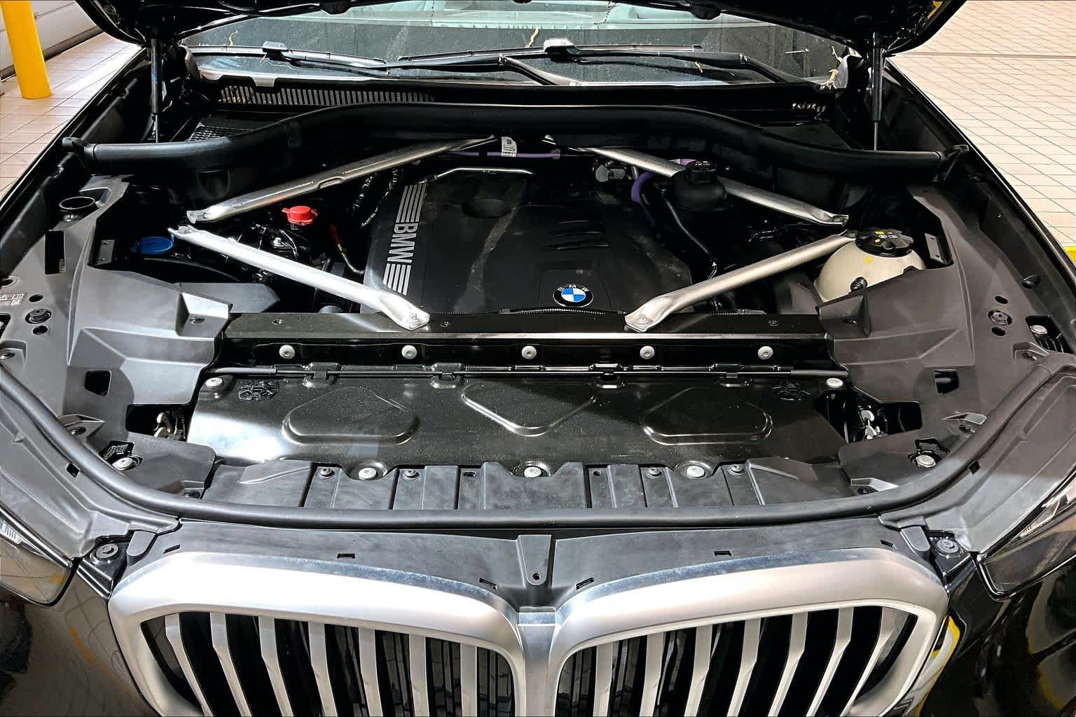 Used 2024 BMW X5 xDrive40i w/ Premium Package AWD/4WD image 29