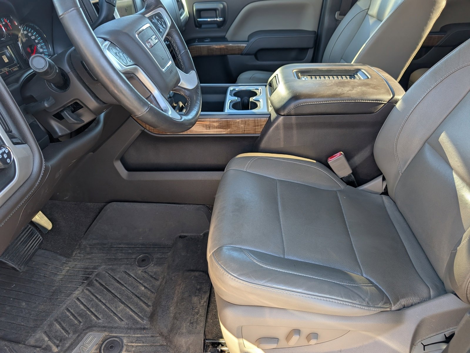 Used 2018 GMC Sierra 1500 SLT image 3