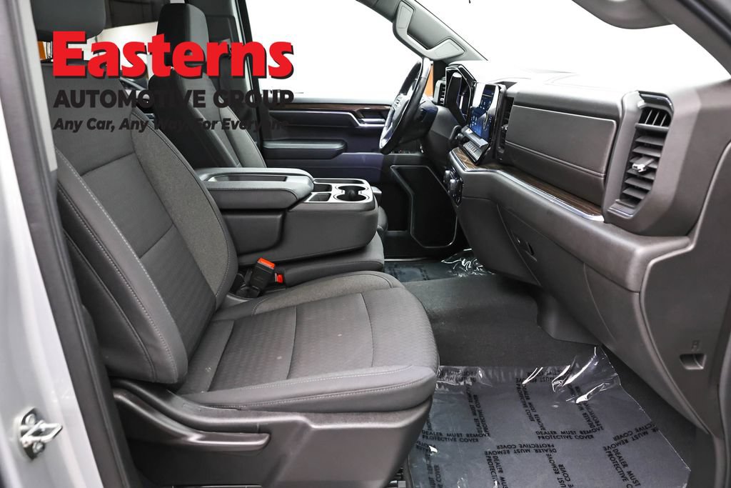 Used 2022 Chevrolet Silverado 1500 LT AWD/4WD image 26
