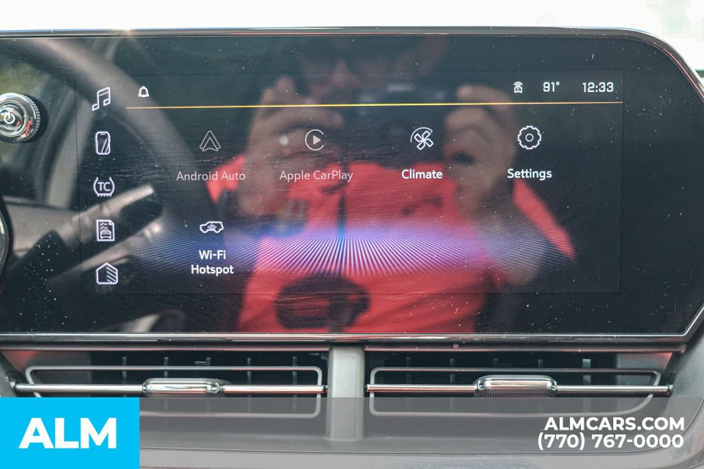Used 2025 Chevrolet Trax LT FWD image 36