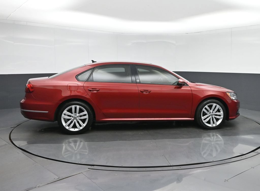 Used 2019 Volkswagen Passat 2.0T Wolfsburg w/ Wheels & Sunroof Package FWD image 8