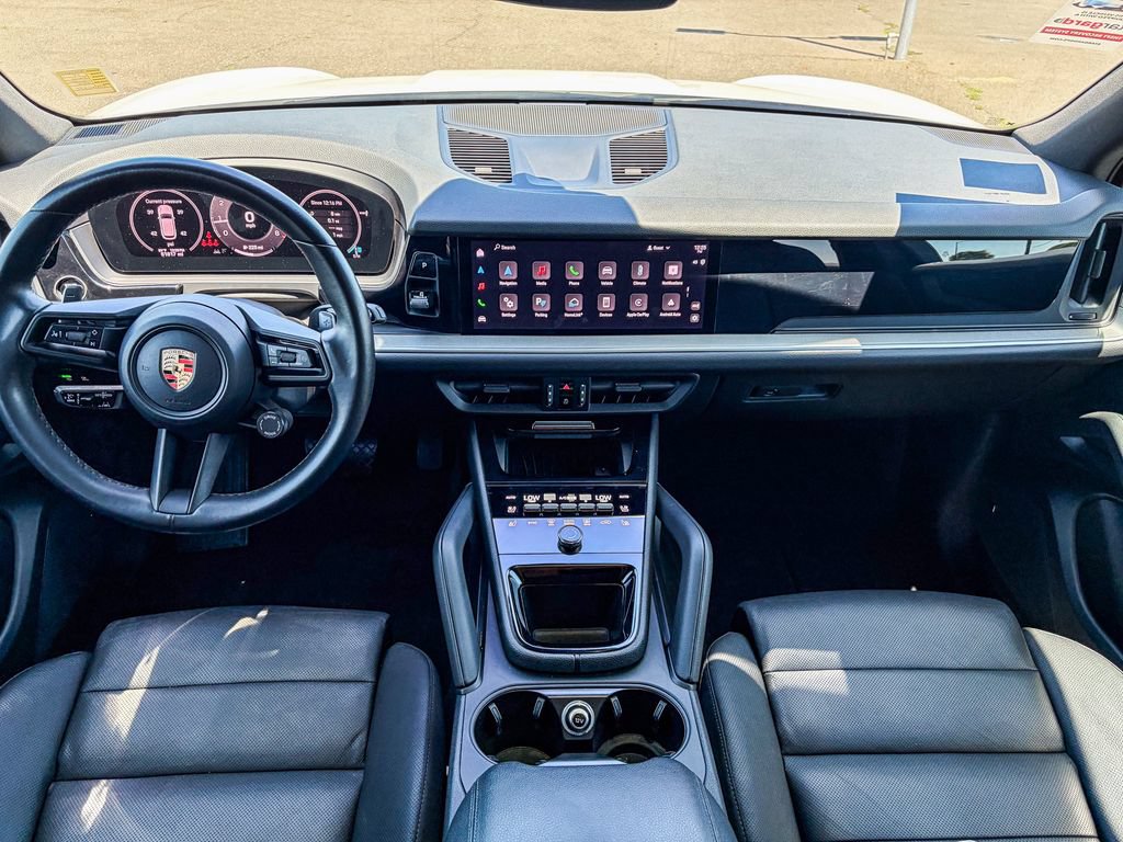 Used 2024 Porsche Cayenne AWD/4WD image 14