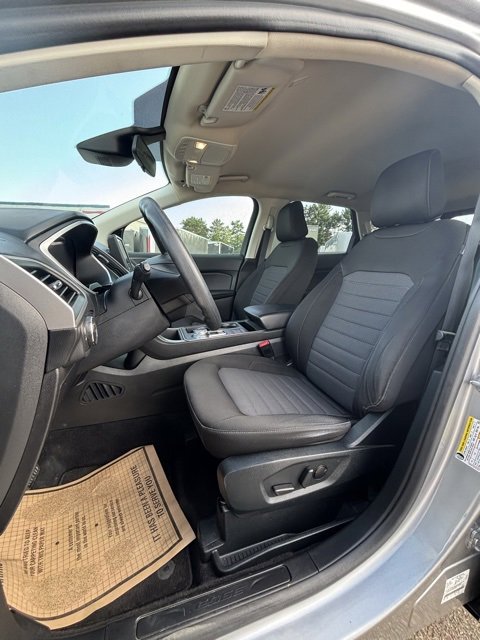 Used 2021 Ford Edge SE image 10