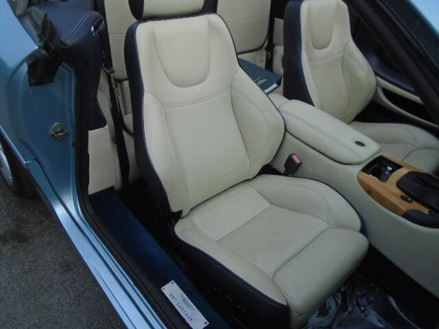 Used 2001 Aston Martin DB7 Vantage RWD image 11
