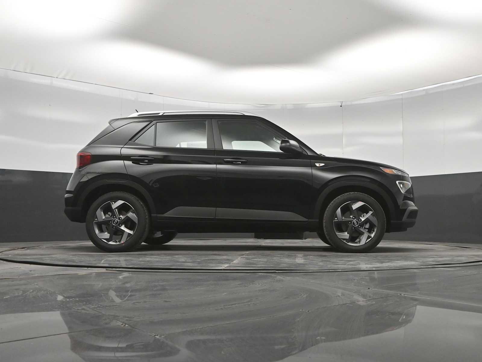 New 2026 Hyundai Venue SEL FWD image 39