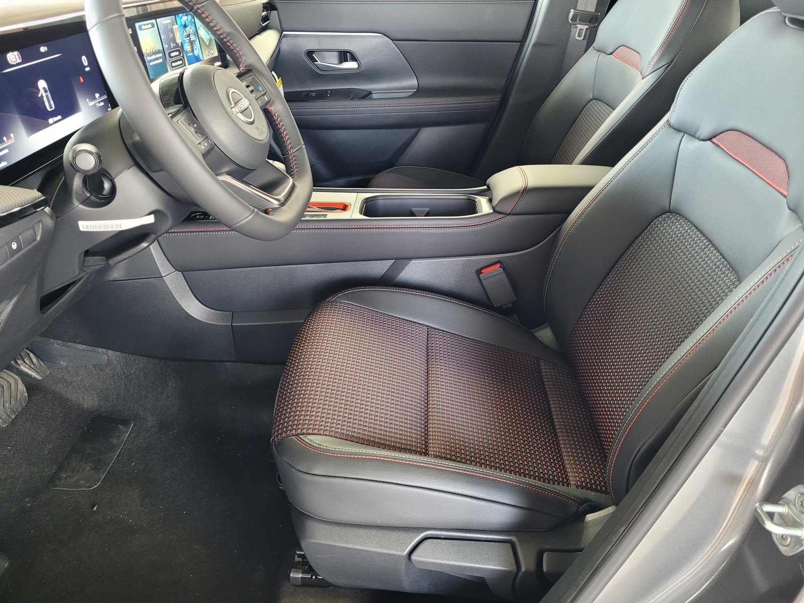 New 2026 Nissan Kicks SR w/ Cold Weather Package image 9