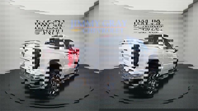 Used 2023 GMC Sierra 1500 SLT image 3