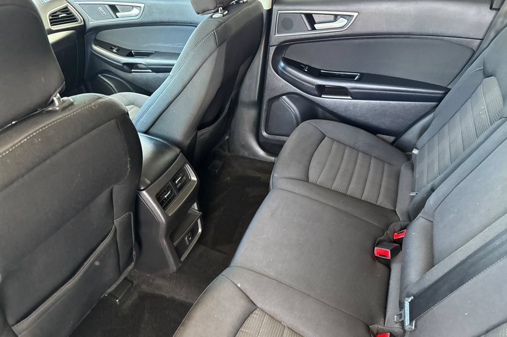 Used 2018 Ford Edge SEL AWD/4WD image 12