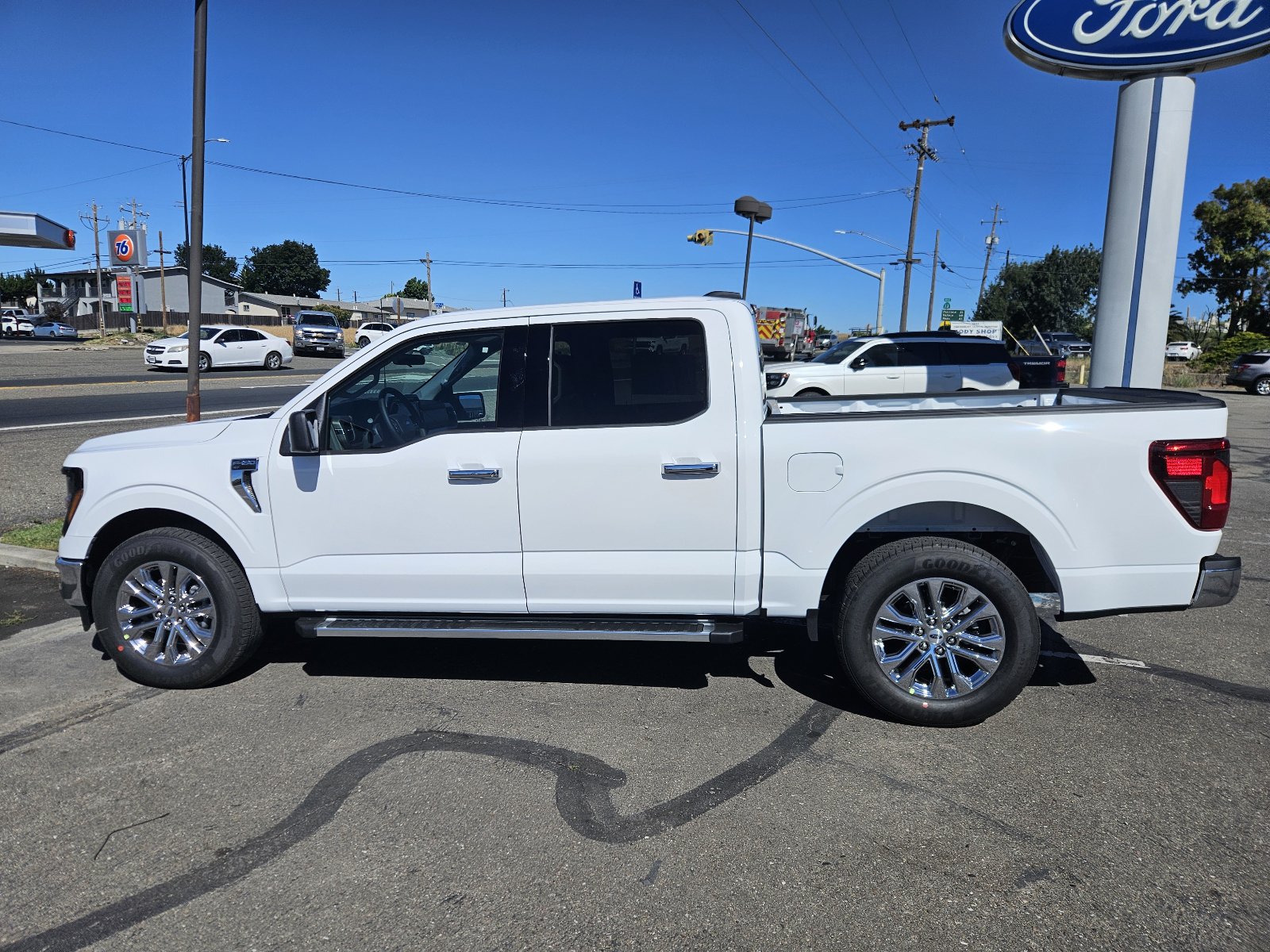 New 2026 Ford F150 XLT w/ XLT Chrome Appearance Package RWD image 3