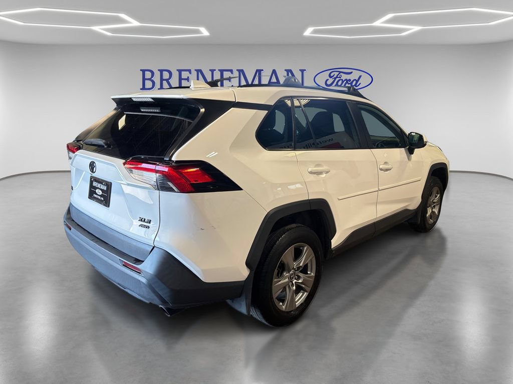 Used 2022 Toyota RAV4 XLE AWD/4WD image 6