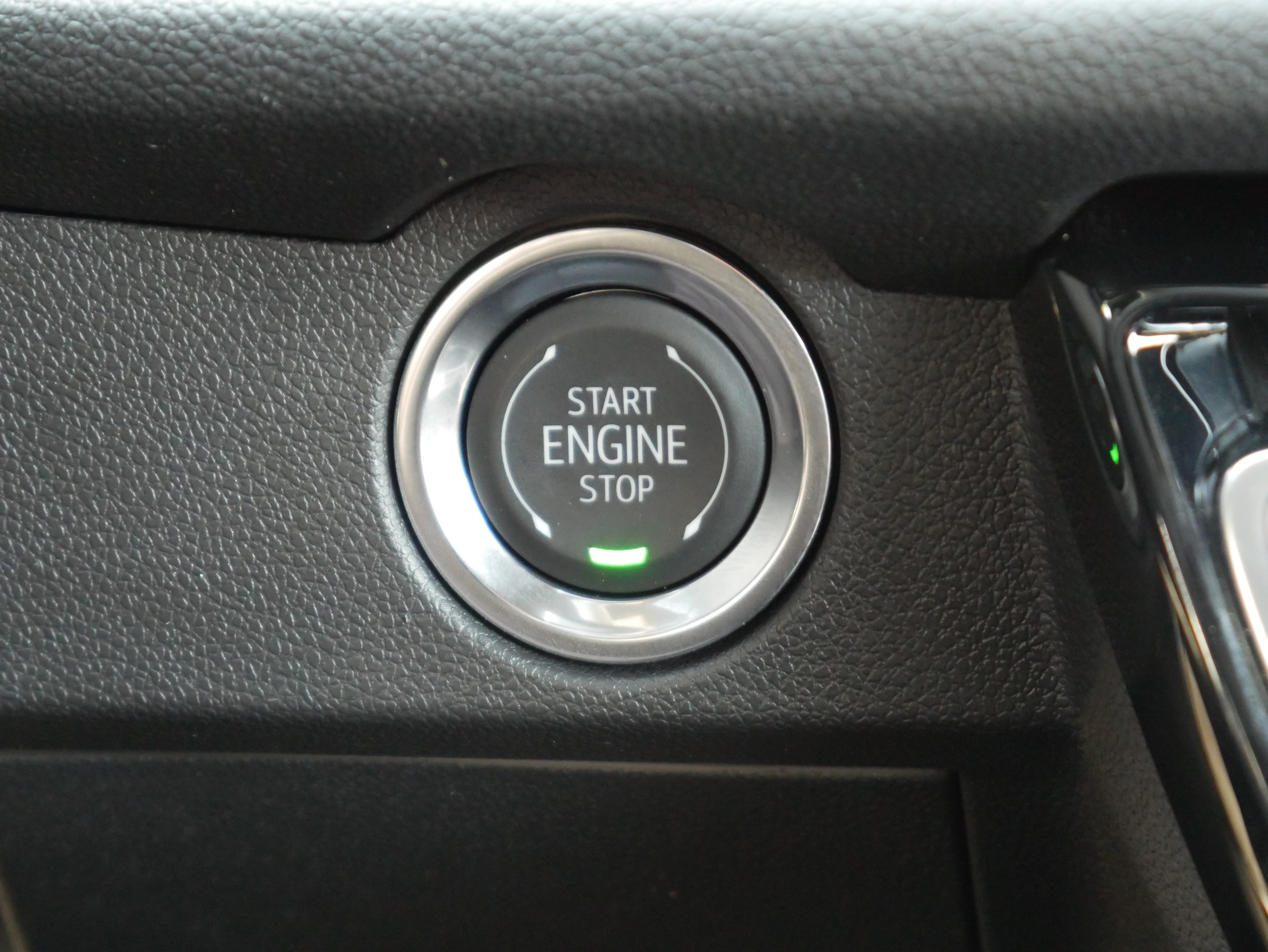 Certified 2026 Chevrolet Traverse RS AWD/4WD image 35