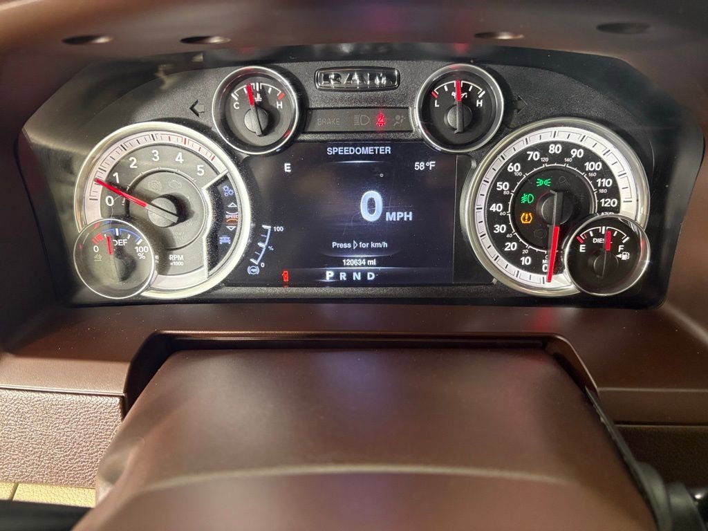 Used 2016 RAM 2500 Laramie w/ Convenience Group AWD/4WD image 25