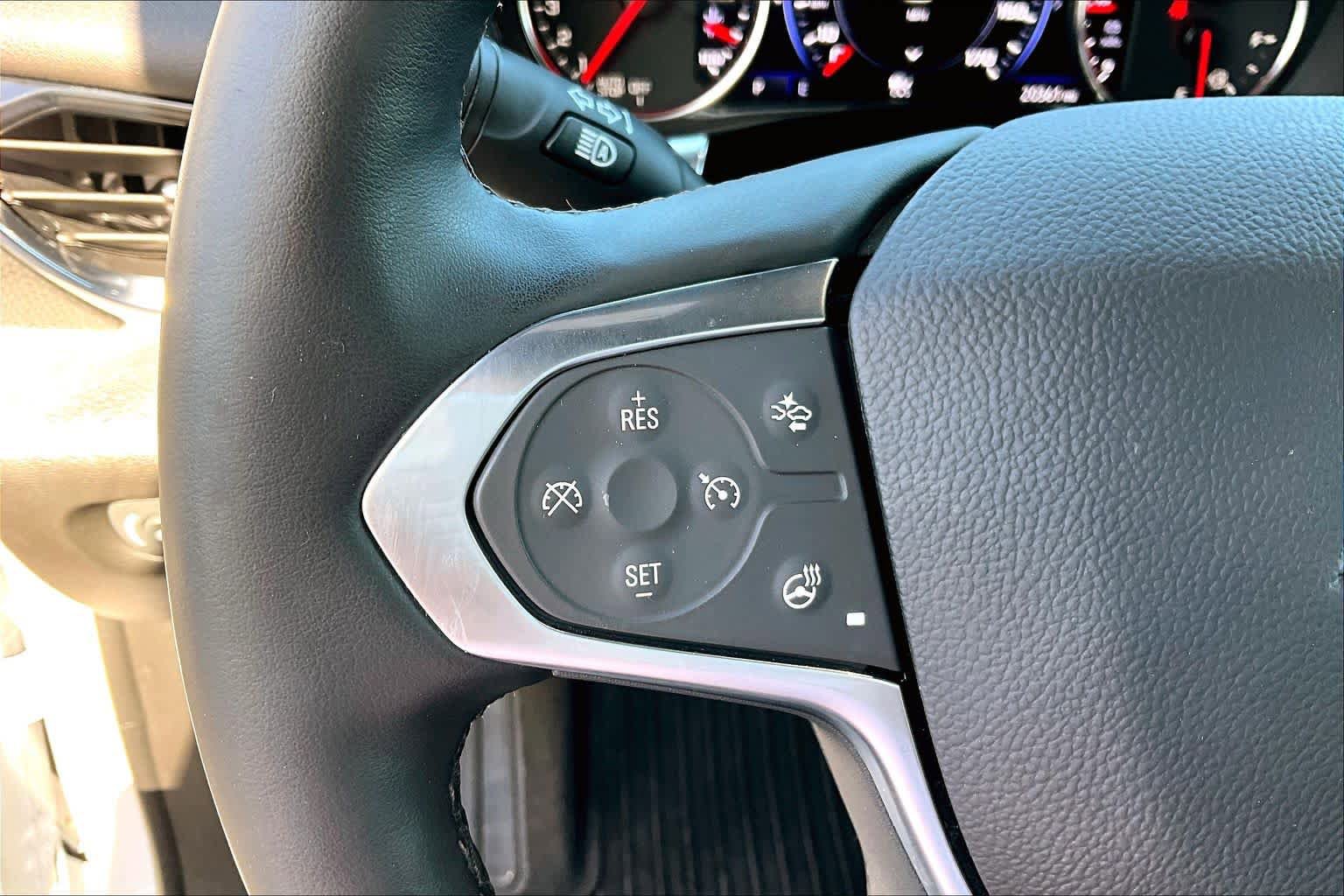 Used 2023 Chevrolet Traverse Premier AWD/4WD image 23