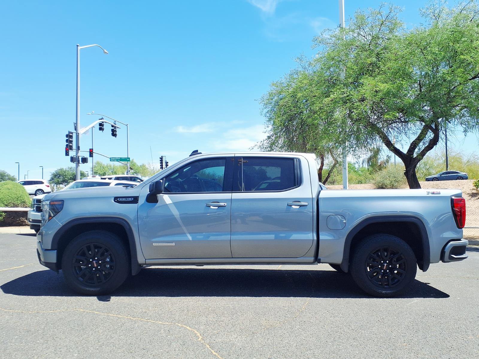 Used 2023 GMC Sierra 1500 Elevation w/ X31 Off-Road Package AWD/4WD image 10